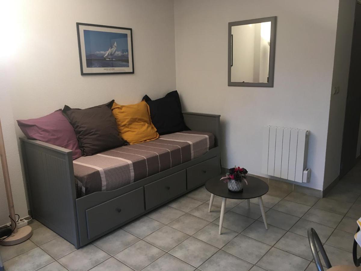 Sanary Sur Mer Appartement 30M2 T2 Avec Terrasse Piscine 10Min A Pied De La Plage Kültér fotó
